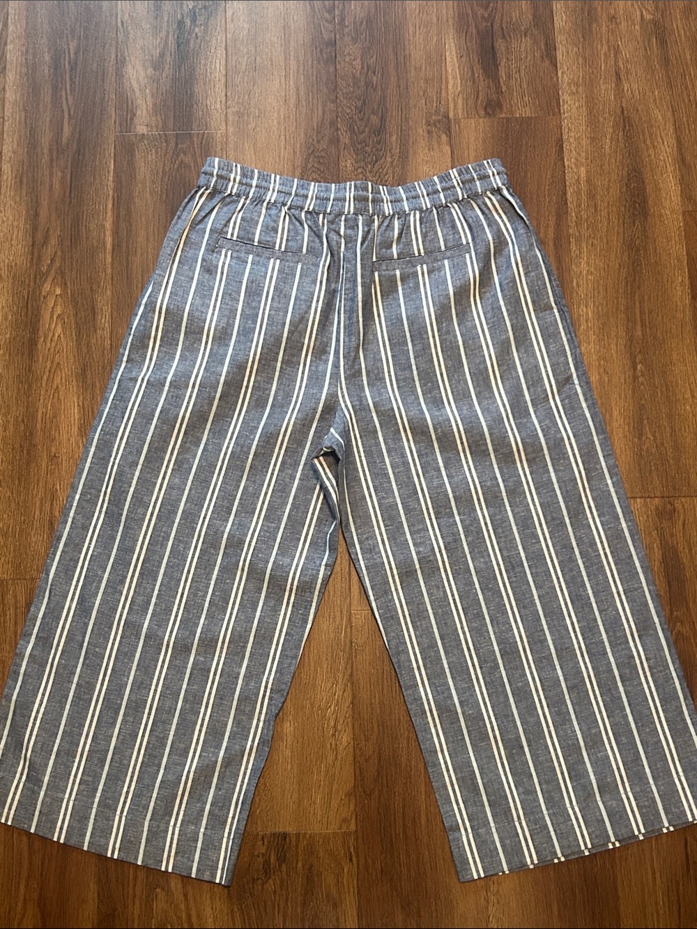 BeachLunchLounge Blue White Striped Capri Pants Women’s Medium M 8/10 Cruise - Picture 2 of 3
